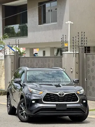Toyota Highlander Limited 2022 Gray