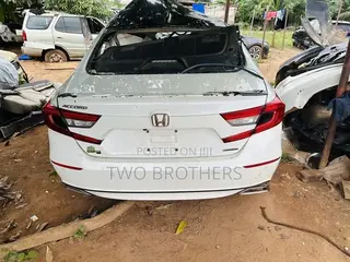 Honda Accord 2018, 2019, 2020, 2021 and 2022 Back/Rear Cutt