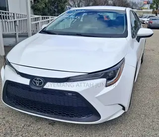Toyota Corolla LE 2021 White