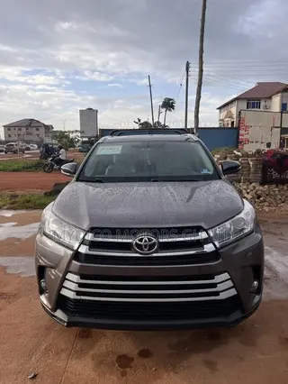 Toyota Highlander XLE V6 4x4 (3.5L 6cyl 6A) 2016 Gray