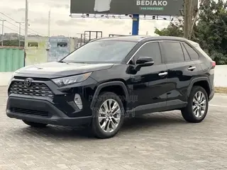 Toyota RAV4 XLE AWD 2019 Black