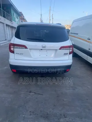 Honda Pilot Touring AWD 2019 White
