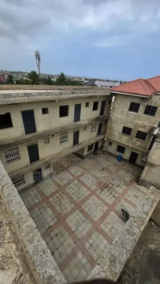 2bdrm Mansion in Spintex for sale