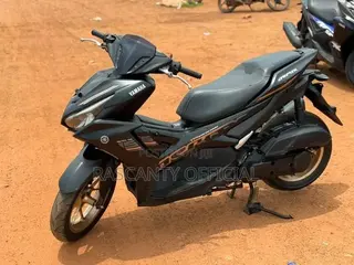Yamaha Aerox 2024 Gray
