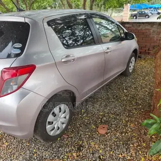 Toyota Vitz 1.3 AWD 5dr 2013 Pearl