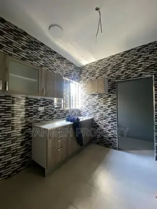 4bdrm House in Spintex, Baatsona Total for rent