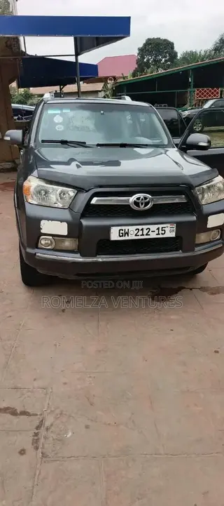 Toyota 4-Runner Limited 4X4 2013 Gray