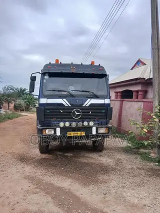 Benz Tipper Truck