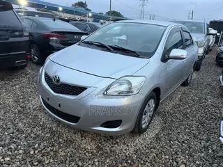Toyota Belta 2010 Silver