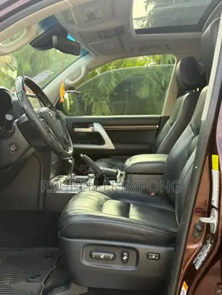 Toyota Land Cruiser 5.7 V8 GXR 2016 Burgundy