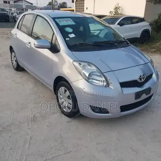 Toyota Vitz 2009 Purple