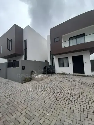 4bdrm Duplex in Westland for rent