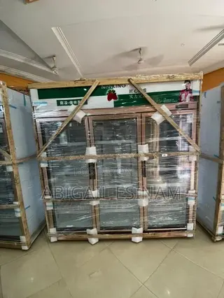 1600LT Display Fridge
