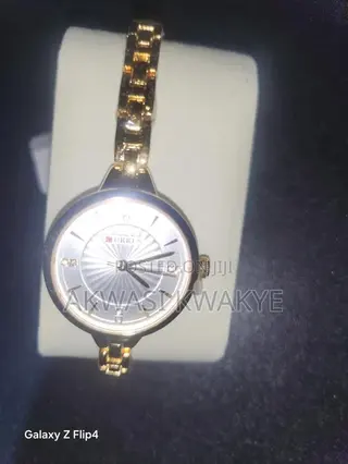 Curren 9097 Women's Casual Quartz Waterproof Fashion Wristwatch