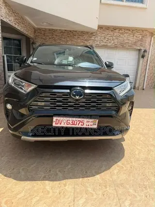 Toyota RAV4 XLE Premium AWD 2023 Black
