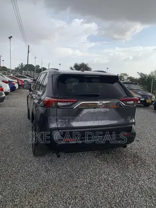 Toyota RAV4 LE 2022 Gray