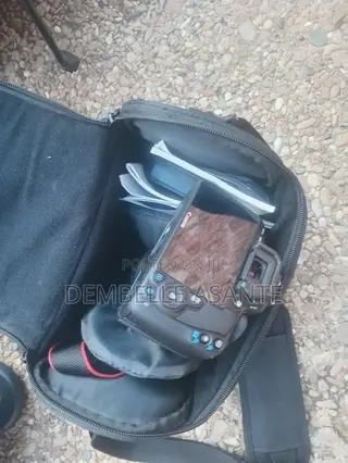 Canon 100D Camera 18mp ,Touch Screen, Full HD VIDEO