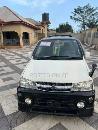 Daihatsu Mira 2010 White