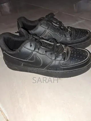 Black Nike Shoes