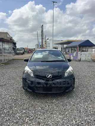 Toyota Vitz 1.3 AWD 3dr 2014 Black