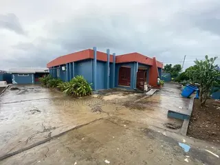 9bdrm House in Mile 7 for rent