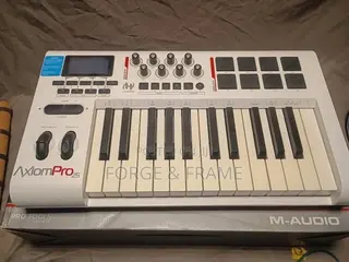 M-Audio Axiom Pro 25 Advanced USB MIDI Keyboard Controller
