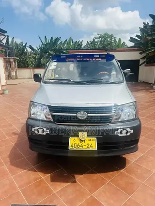 Toyota HiAce 2010 Silver
