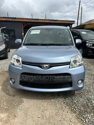Toyota Sienta 1.5 FWD 2014 Blue