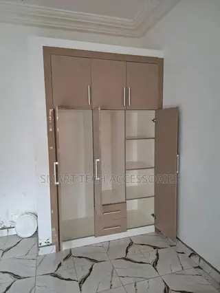 Classic Inbuilt Wardrobe