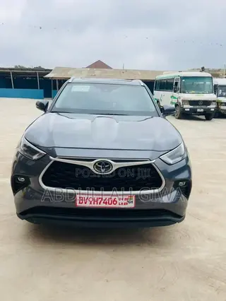Toyota Quantum 2022 Grey