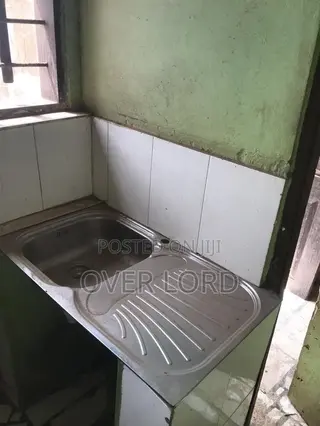 1bdrm Room & Parlour in Zongo Junction for rent