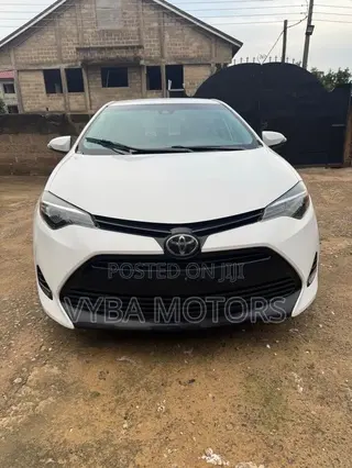 Toyota Corolla LE Eco (1.8L 4cyl 2A) 2019 White