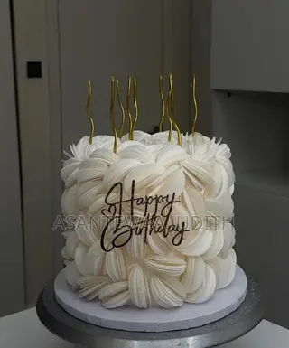 Fancy Cakes Best For Photo Shoot Or Gifts