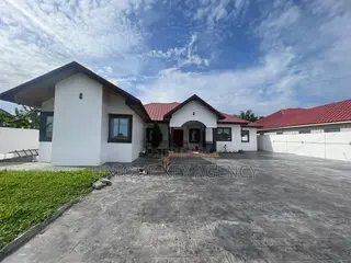 5bdrm Apartment in Unique Key Agency, Accra Metropolitan for rent