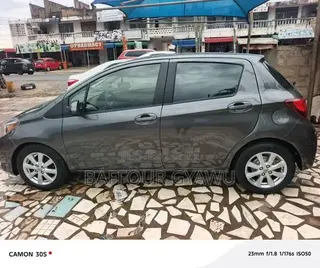 Toyota Yaris 2016 Gray