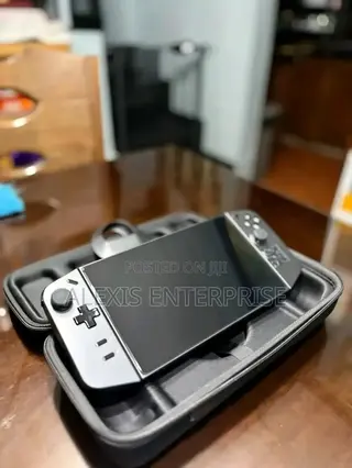 Gaming Hand Console