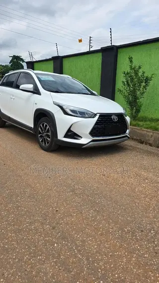 Toyota Yaris 1.5 Sedan L 2020 White