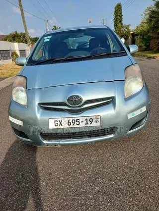 Toyota Vitz 1.0 FWD 3dr 2009 Silver