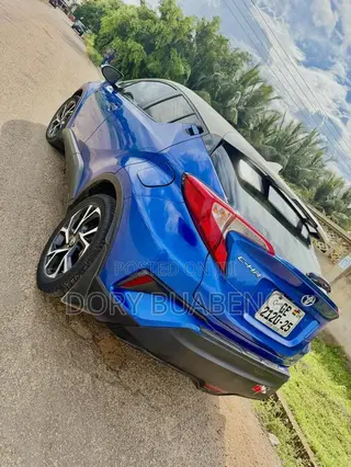 Toyota C-HR 2018 Blue