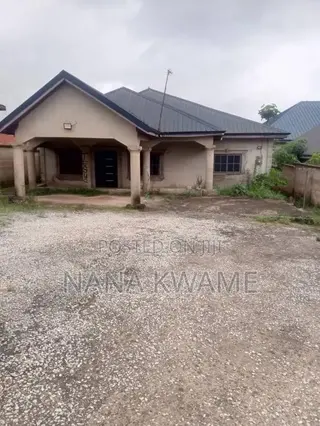 Furnished 4bdrm House in Richmoni Estate, Kumasi Metropolitan for sale