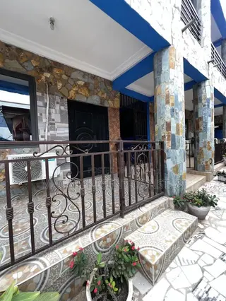 2bdrm Apartment in Lakeside, Ashaley Botwe for rent
