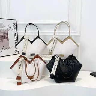 Chia-2nd v-Shaped Hand Bag