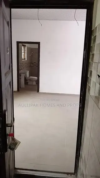 1bdrm Apartment in Lakeside for rent
