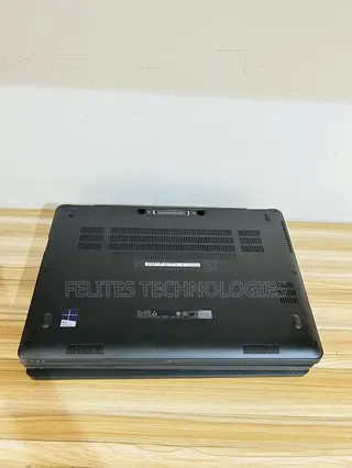 Laptop Dell Latitude 14 E7470 8GB Intel Core I5 SSD 256GB