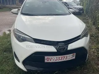 Toyota Corolla LE (1.8L 4cyl 2A) 2019 White