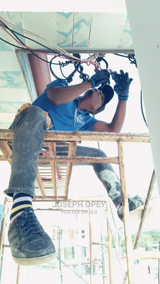 Qualified Electrician
