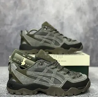 Asics Pickaxe