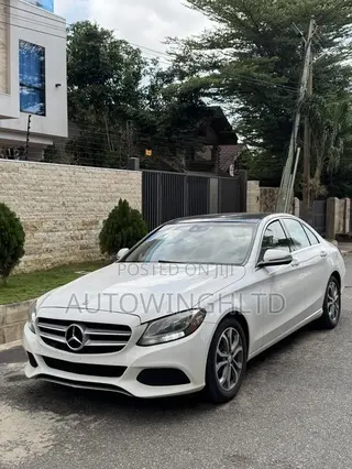Mercedes-Benz C300 Luxury 4dr RWD Sedan (2.0L 4cyl 7A) 2015 White