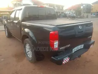Nissan Navara 2015 Black