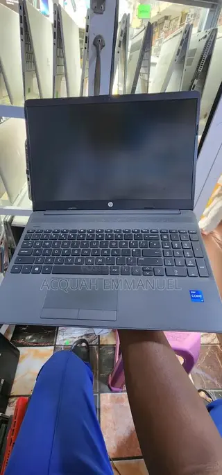 Laptop HP 250 G8 8GB Intel Core i7 SSD 1T